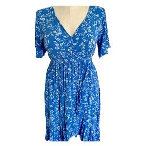 Magnolia Boutique Blue & White Floral Wrap Midi Dress